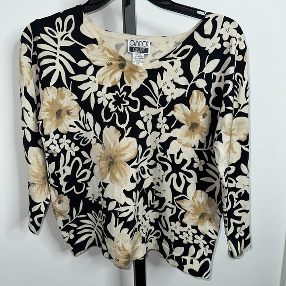 Anna Gray Floral Sweater Size Large - Picture 1 of 4